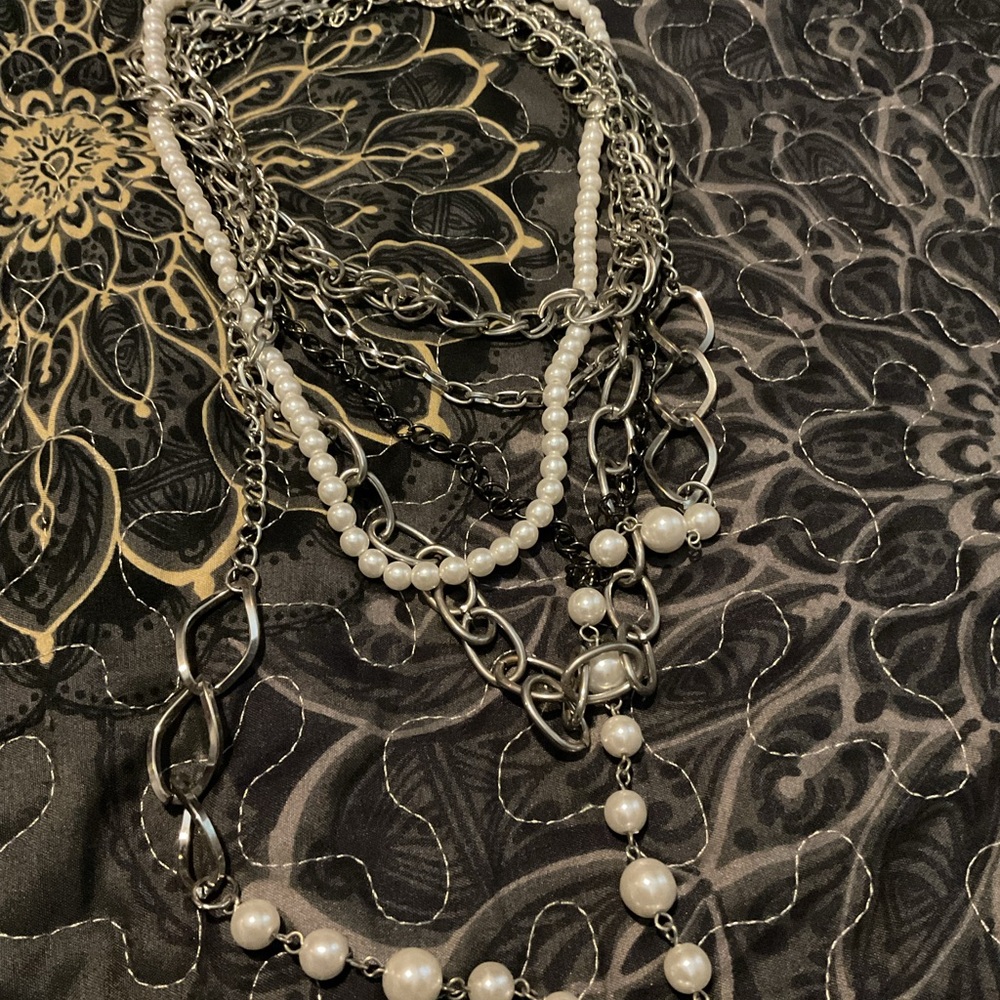 Women’s necklace several strands 1 piece gorgeous elegant accessories stacked
